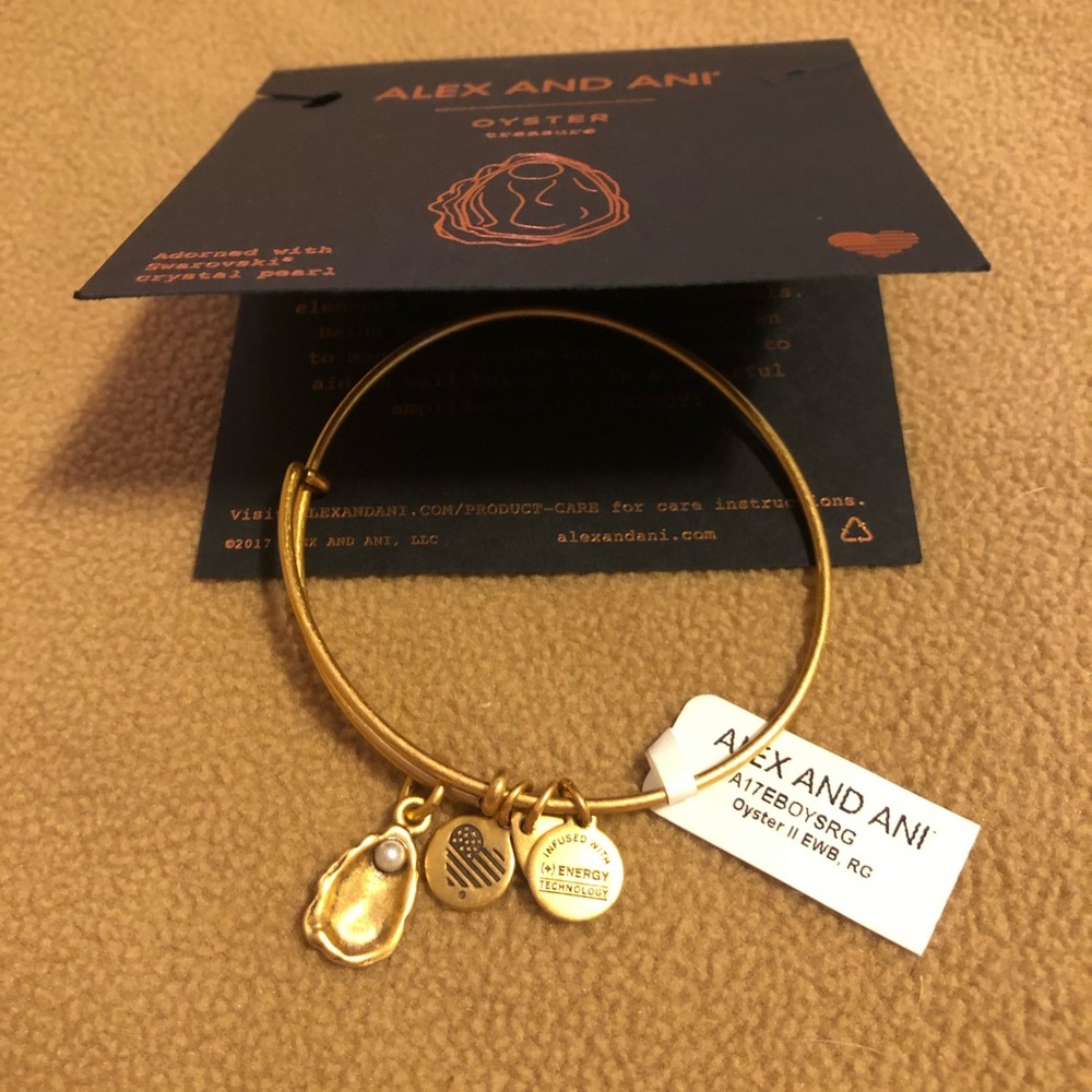 🎁Alex and Ani Oyster Bracelet NWT-gold tones